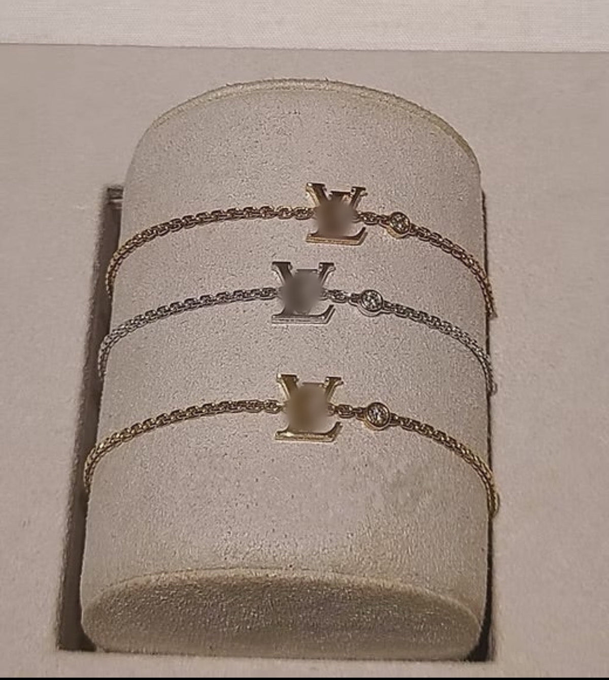 Bracelet with diamond